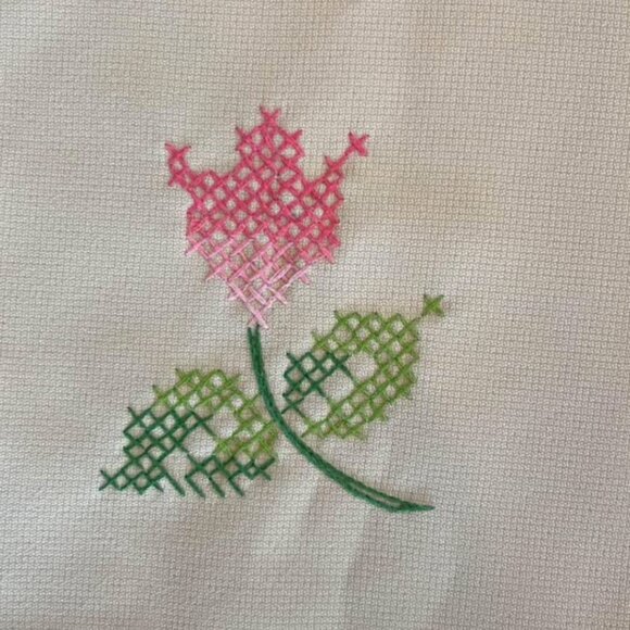 78x57 Vintage Hand Embroidered Cross Stitch Tablecloth + 8 Napkins Floral EUC - Picture 9 of 10